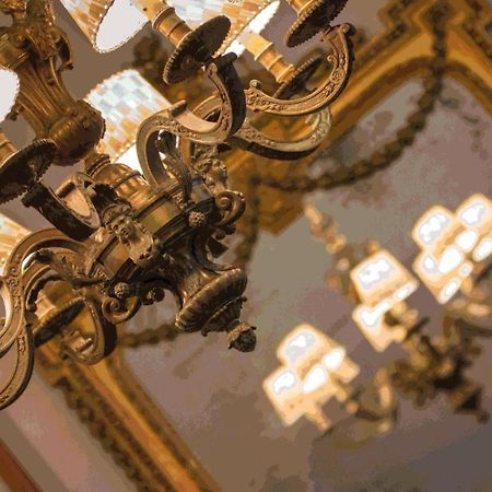 Louise Sur Cour Bed and Breakfast Saint-Gilles Buitenkant foto